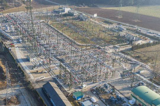 Umspannwerk Ternitz Luftbildaufnahme.jpg